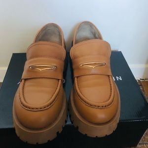 Steve Madden Cognac platform loafers. Size 39 or 8.5